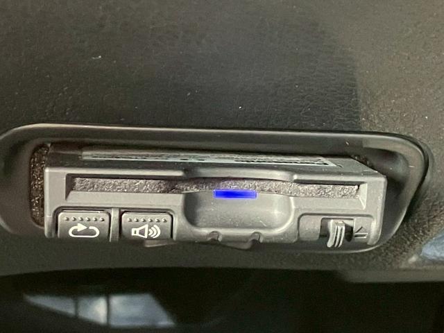 ヴェゼル ハイブリッドＺ　禁煙／あんしんパッケージ／クルコン／ナビＣＮ－Ｒ３００Ｄ／フルセグＴＶ／バックカメラ／ＥＴＣ／シートヒーター／ハーフレザー／ＬＥＤ／フォグ／パドルシフト／盗難防止／プッシュスタート／（28枚目）