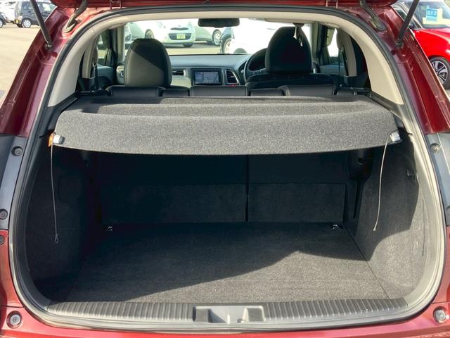 ヴェゼル ハイブリッドＺ　禁煙／あんしんパッケージ／クルコン／ナビＣＮ－Ｒ３００Ｄ／フルセグＴＶ／バックカメラ／ＥＴＣ／シートヒーター／ハーフレザー／ＬＥＤ／フォグ／パドルシフト／盗難防止／プッシュスタート／（30枚目）