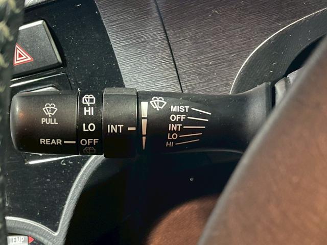 アクア Ｇ　Ｇ’ｓ　禁煙／メモリーナビＭＤＶ－Ｚ７００Ｗ／フルセグＴＶ／ＢＬＵＥＴＯＯＴＨ／ＥＴＣ／バックカメラ／２０２５年製タイヤ／純正１７インチアルミ／キーフリー／ハーフレザーシート／フォグ／記録簿／マット／バイザー（14枚目）