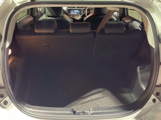 アクア Ｇ　Ｇ’ｓ　禁煙／メモリーナビＭＤＶ－Ｚ７００Ｗ／フルセグＴＶ／ＢＬＵＥＴＯＯＴＨ／ＥＴＣ／バックカメラ／２０２５年製タイヤ／純正１７インチアルミ／キーフリー／ハーフレザーシート／フォグ／記録簿／マット／バイザー（25枚目）