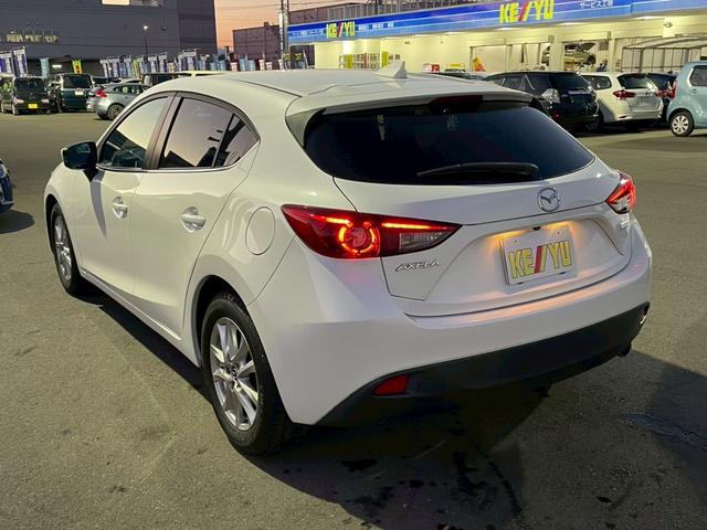 アクセラスポーツ １５Ｓ　禁煙／Ｉ－ＡＣＴＩＶＳＥＮＳＥ／８．８インチナビ／バックカメラ／ＥＴＣ／ＡＵＸ／ＵＳＢ／オートエアコン／クルコン／ＨＩＤ／スペアキー／２０２１年製タイヤ／ＢＳＭ／純正１６インチアルミ（9枚目）