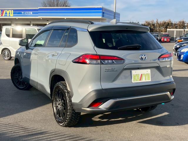 カローラクロス ハイブリッド　Ｚ　禁煙／トヨタセーフティセンス／８インチナビ／ＵＳＢ／オートエアコン／２０２２年製タイヤ／ルーフレール／電動シート／シートヒーター／ＬＥＤ／フォグ／記録簿／マット／バイザー／記録簿／保証書／ＥＴＣ／（9枚目）