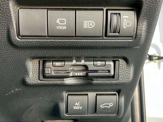 カローラクロス ハイブリッド　Ｚ　禁煙／トヨタセーフティセンス／８インチナビ／ＵＳＢ／オートエアコン／２０２２年製タイヤ／ルーフレール／電動シート／シートヒーター／ＬＥＤ／フォグ／記録簿／マット／バイザー／記録簿／保証書／ＥＴＣ／（26枚目）