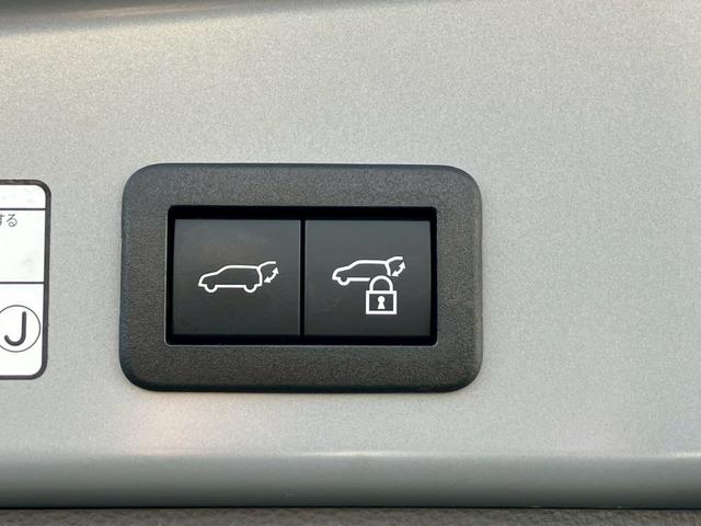 カローラクロス ハイブリッド　Ｚ　禁煙／トヨタセーフティセンス／８インチナビ／ＵＳＢ／オートエアコン／２０２２年製タイヤ／ルーフレール／電動シート／シートヒーター／ＬＥＤ／フォグ／記録簿／マット／バイザー／記録簿／保証書／ＥＴＣ／（27枚目）