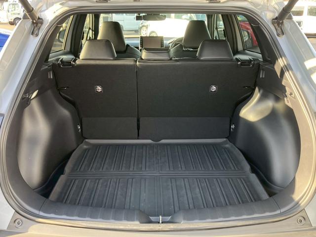 カローラクロス ハイブリッド　Ｚ　禁煙／トヨタセーフティセンス／８インチナビ／ＵＳＢ／オートエアコン／２０２２年製タイヤ／ルーフレール／電動シート／シートヒーター／ＬＥＤ／フォグ／記録簿／マット／バイザー／記録簿／保証書／ＥＴＣ／（30枚目）