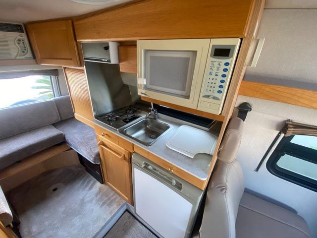 ダッジ・バン Ｂ３５０　ロードトレック１９０　バーサタイル　正規輸入車　発電機（12枚目）