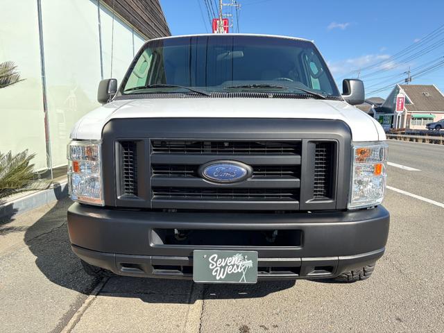 Ｅ－１５０ ベースグレード　ＸＬＴ　ベンチシート　走行証明書付　パナソニックナビ＆フリップダウンモニター　バックカメラ　ＥＴＣ（4枚目）