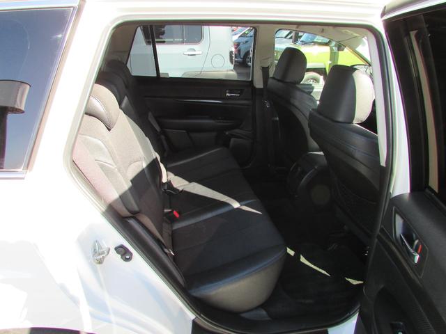 レガシィツーリングワゴン ２．０ＧＴ　ＤＩＴアイサイト　ワンオーナー　純正ナビ　フルセグ　バックモニター　ＥＴＣ　１８インチアルミ（13枚目）