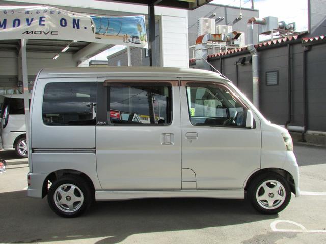 アトレーワゴン カスタムターボＲ　．ワンオーナー　純正オーディオ　キーレス　両側スライドドア　社外アルミ付きスタットレスタイヤ（4枚目）