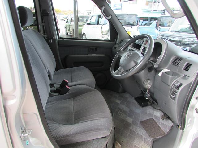 アトレーワゴン カスタムターボＲ　．ワンオーナー　純正オーディオ　キーレス　両側スライドドア　社外アルミ付きスタットレスタイヤ（12枚目）