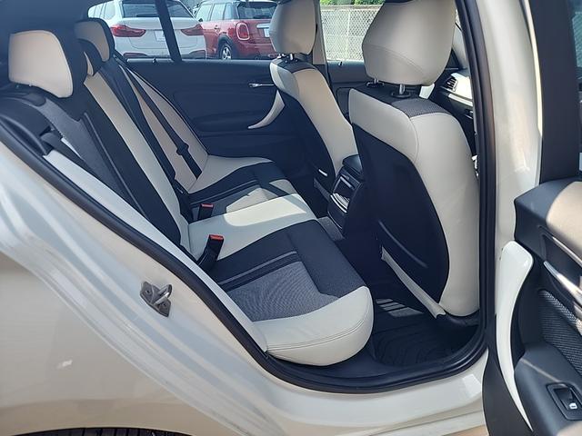 １シリーズ １１８ｄ　スタイル　ワンオーナー走行１３０００キロ　ＬＥＤヘッドライト　１６インチアルミ　スタイル専用シート　クルーズコントロール　純正ＨＤＤナビ　リヤカメラ　Ｂｌｕｅｔｏｏｔｈ　ＣＤラジオ　ＥＴＣ２．０　禁煙車（14枚目）