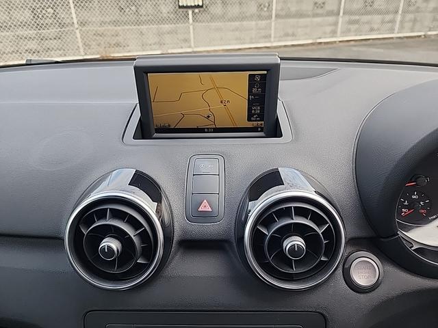 Ａ１スポーツバック １．４ＴＦＳＩ　スポーツＰＫＧ　純正ナビ　ＴＶ　キセノンヘッドライト　スマートキー　プッシュスタート　ＥＴＣ　コントラストルーフ（10枚目）