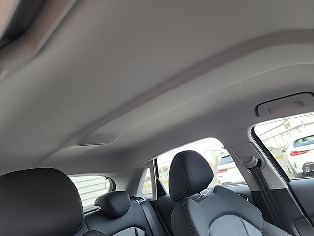 Ａ１スポーツバック １．４ＴＦＳＩ　スポーツＰＫＧ　純正ナビ　ＴＶ　キセノンヘッドライト　スマートキー　プッシュスタート　ＥＴＣ　コントラストルーフ（12枚目）