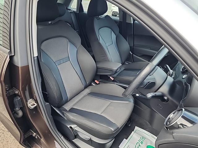 Ａ１スポーツバック １．４ＴＦＳＩ　スポーツＰＫＧ　純正ナビ　ＴＶ　キセノンヘッドライト　スマートキー　プッシュスタート　ＥＴＣ　コントラストルーフ（13枚目）