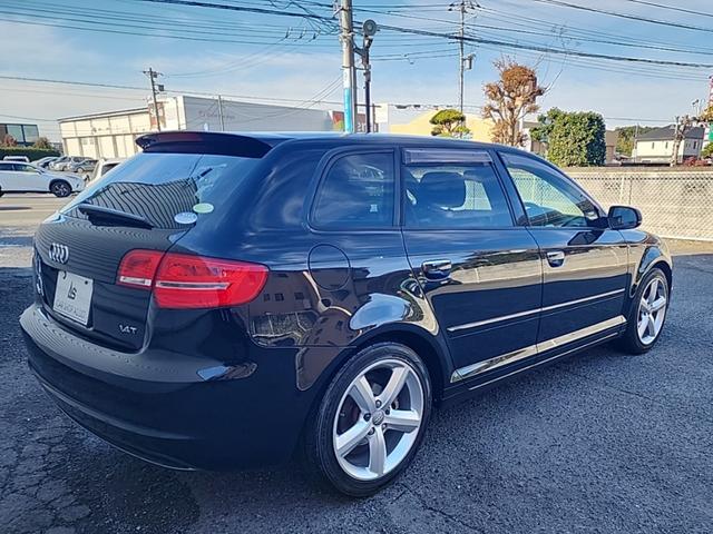Ａ３ スポーツバック１．４ＴＦＳＩ　スポーツバック１．４ＴＦＳＩ　Ｓラインパッケージ　純正１７インチホイール　Ｓラインバンパー　Ｓライン専用シートナビＴＶ　Ｂカメラ　２０１２年モデル！（4枚目）