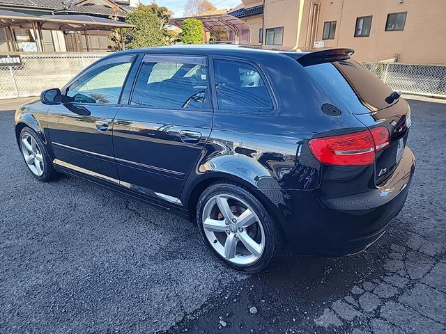 Ａ３ スポーツバック１．４ＴＦＳＩ　スポーツバック１．４ＴＦＳＩ　Ｓラインパッケージ　純正１７インチホイール　Ｓラインバンパー　Ｓライン専用シートナビＴＶ　Ｂカメラ　２０１２年モデル！（5枚目）