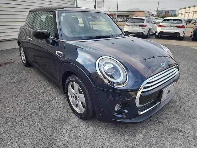 ＭＩＮＩ クーパー　純正ナビ　バックカメラ　ＬＥＤヘッドライト　ユニオンジャックテール　コーナーセンサー　アイドリングストップ　フォグランプ　純正１５インチアルミ　純正ＥＴＣ　前後ドラレコ　走行１３０００キロ！（6枚目）