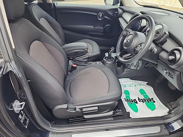 ＭＩＮＩ クーパー　純正ナビ　バックカメラ　ＬＥＤヘッドライト　ユニオンジャックテール　コーナーセンサー　アイドリングストップ　フォグランプ　純正１５インチアルミ　純正ＥＴＣ　前後ドラレコ　走行１３０００キロ！（13枚目）