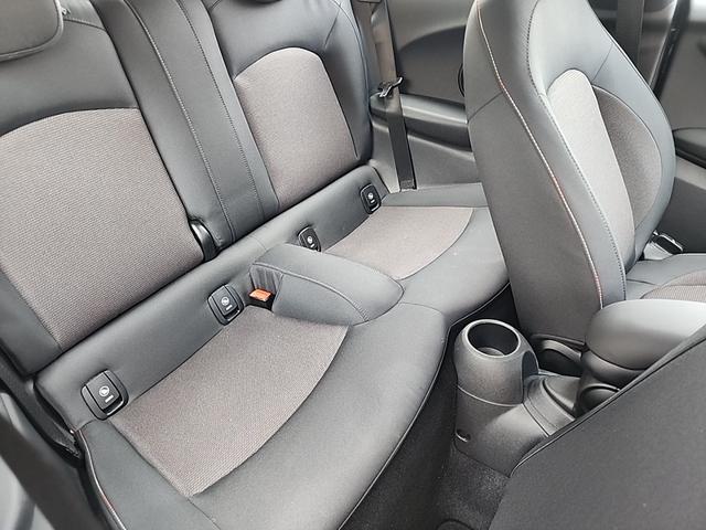 ＭＩＮＩ クーパー　純正ナビ　バックカメラ　ＬＥＤヘッドライト　ユニオンジャックテール　コーナーセンサー　アイドリングストップ　フォグランプ　純正１５インチアルミ　純正ＥＴＣ　前後ドラレコ　走行１３０００キロ！（14枚目）