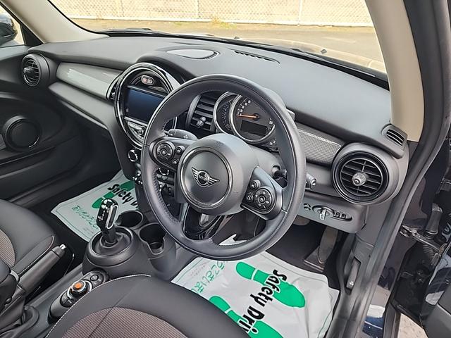 ＭＩＮＩ クーパー　純正ナビ　バックカメラ　ＬＥＤヘッドライト　ユニオンジャックテール　コーナーセンサー　アイドリングストップ　フォグランプ　純正１５インチアルミ　純正ＥＴＣ　前後ドラレコ　走行１３０００キロ！（15枚目）
