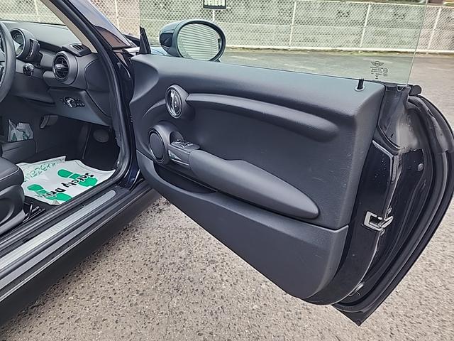 ＭＩＮＩ クーパー　純正ナビ　バックカメラ　ＬＥＤヘッドライト　ユニオンジャックテール　コーナーセンサー　アイドリングストップ　フォグランプ　純正１５インチアルミ　純正ＥＴＣ　前後ドラレコ　走行１３０００キロ！（39枚目）