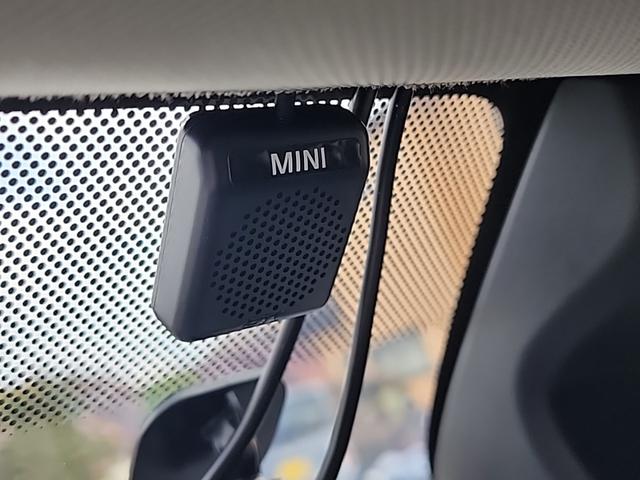 ＭＩＮＩ クーパー　純正ナビ　バックカメラ　ＬＥＤヘッドライト　ユニオンジャックテール　コーナーセンサー　アイドリングストップ　フォグランプ　純正１５インチアルミ　純正ＥＴＣ　前後ドラレコ　走行１３０００キロ！（44枚目）