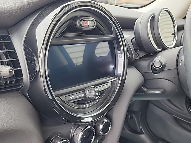 ＭＩＮＩ クーパー　純正ナビ　バックカメラ　ＬＥＤヘッドライト　ユニオンジャックテール　コーナーセンサー　アイドリングストップ　フォグランプ　純正１５インチアルミ　純正ＥＴＣ　前後ドラレコ　走行１３０００キロ！（46枚目）