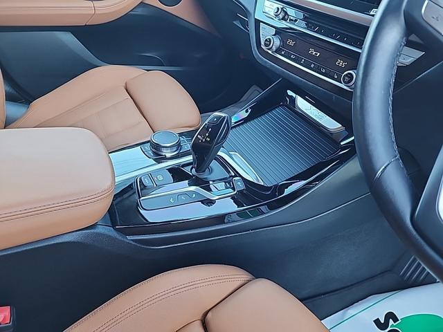 Ｘ３ ｘＤｒｉｖｅ　２０ｄ　Ｘライン　ハイラインパッケージ　ヘッドアップディスプレイ　ワイヤレス充電レザーシート　アクティブクルーズコントロール　ＬＥＤヘッドライト　全周囲カメラ　純正地デジ　電動トランク　コーティング済　純正１９アルミ　走行２２６００キロ（11枚目）