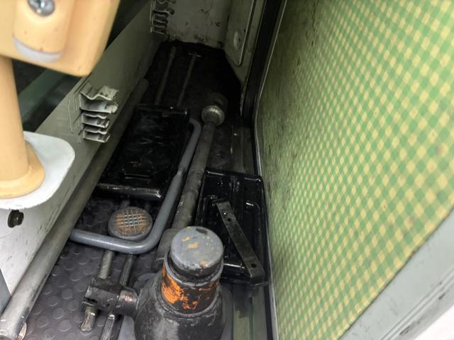 シビリアンバス 　ＵＤ－ＤＨＷ４１　ＡＣ　ＰＳ　乗車定員　３＋５１／１．５人　（ＣＦ－ＡＫ－６４）（8枚目）