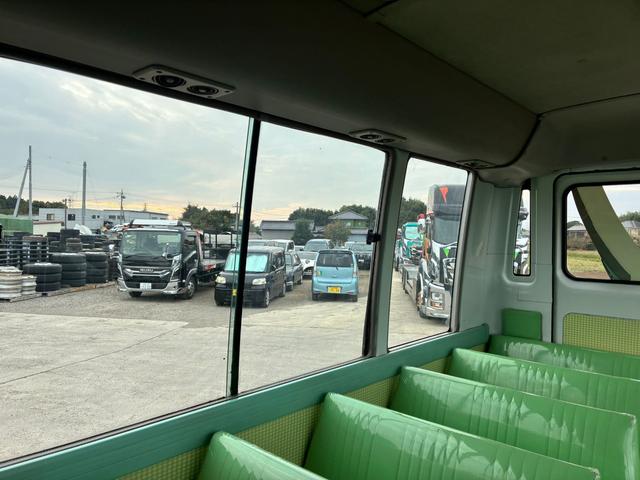 シビリアンバス 　ＵＤ－ＤＨＷ４１　ＡＣ　ＰＳ　乗車定員　３＋５１／１．５人　（ＣＦ－ＡＫ－６４）（21枚目）