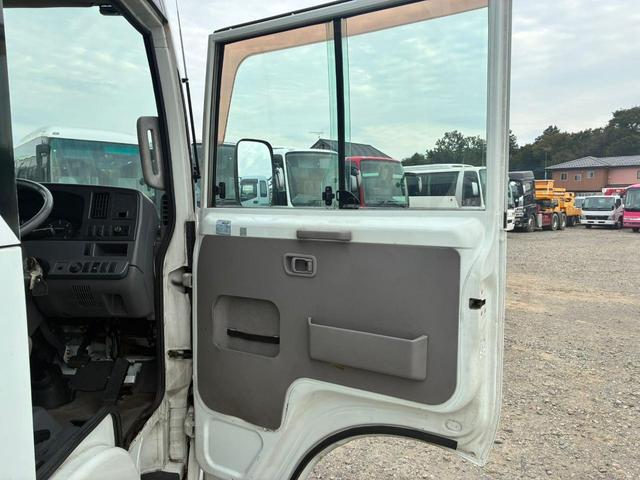 シビリアンバス 　ＵＤ－ＤＨＷ４１　ＡＣ　ＰＳ　乗車定員　３＋５１／１．５人　（ＣＦ－ＡＫ－６４）（35枚目）