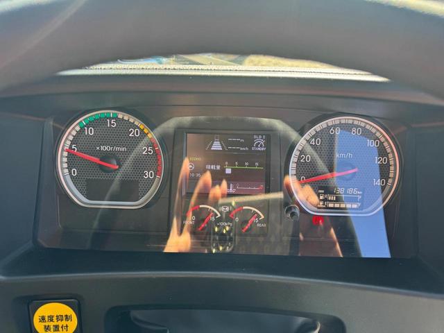 ギガ 　２ＰＧ－ＣＸＹ７７ＤＪ　ＡＣ　ＰＳ　ＰＷ　エアバッグ　ベッド付き　バックカメラ　（ＲＯＣ－１）（4枚目）