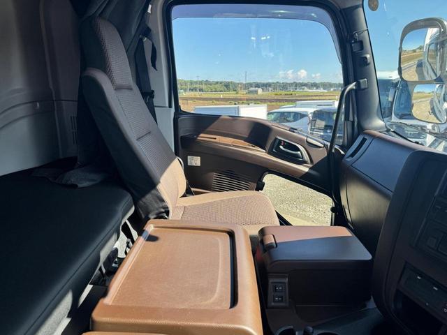 ギガ 　２ＰＧ－ＣＸＹ７７ＤＪ　ＡＣ　ＰＳ　ＰＷ　エアバッグ　ベッド付き　バックカメラ　（ＲＯＣ－１）（10枚目）