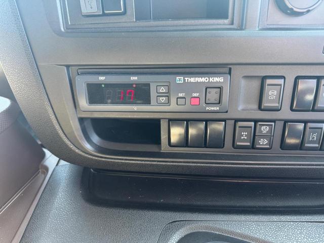 ギガ 　２ＰＧ－ＣＸＹ７７ＤＪ　ＡＣ　ＰＳ　ＰＷ　エアバッグ　ベッド付き　バックカメラ　（ＲＯＣ－１）（11枚目）