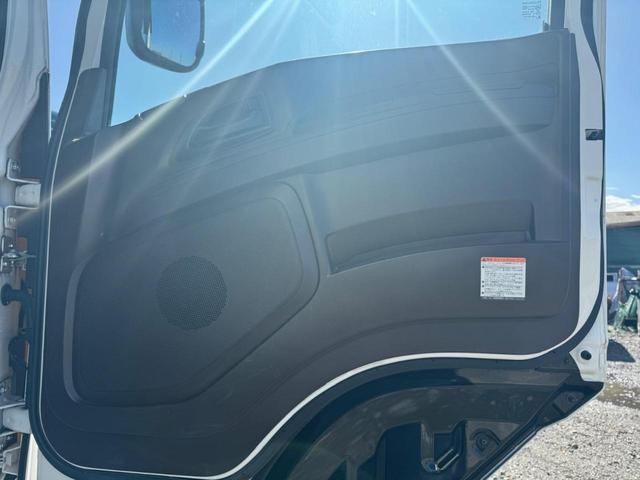 ギガ 　２ＰＧ－ＣＸＹ７７ＤＪ　ＡＣ　ＰＳ　ＰＷ　エアバッグ　ベッド付き　バックカメラ　（ＲＯＣ－１）（16枚目）