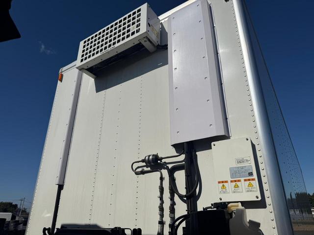 ギガ 　２ＰＧ－ＣＸＹ７７ＤＪ　ＡＣ　ＰＳ　ＰＷ　エアバッグ　ベッド付き　バックカメラ　（ＲＯＣ－１）（27枚目）