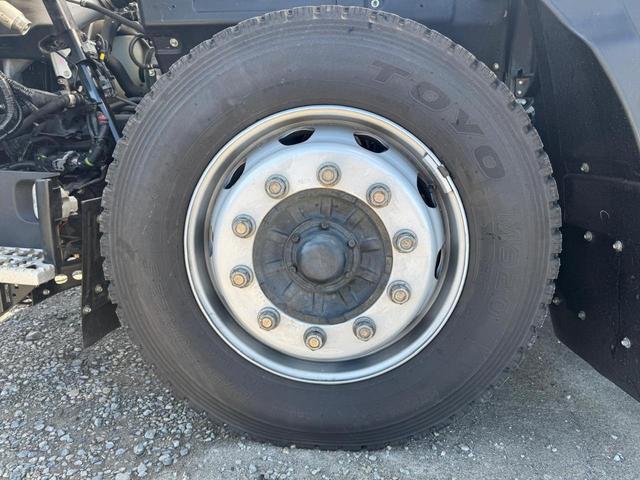 ギガ 　２ＰＧ－ＣＸＹ７７ＤＪ　ＡＣ　ＰＳ　ＰＷ　エアバッグ　ベッド付き　バックカメラ　（ＲＯＣ－１）（31枚目）