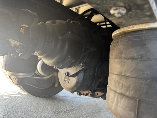 ギガ 　２ＰＧ－ＣＸＹ７７ＤＪ　ＡＣ　ＰＳ　ＰＷ　エアバッグ　ベッド付き　バックカメラ　（ＲＯＣ－１）（58枚目）