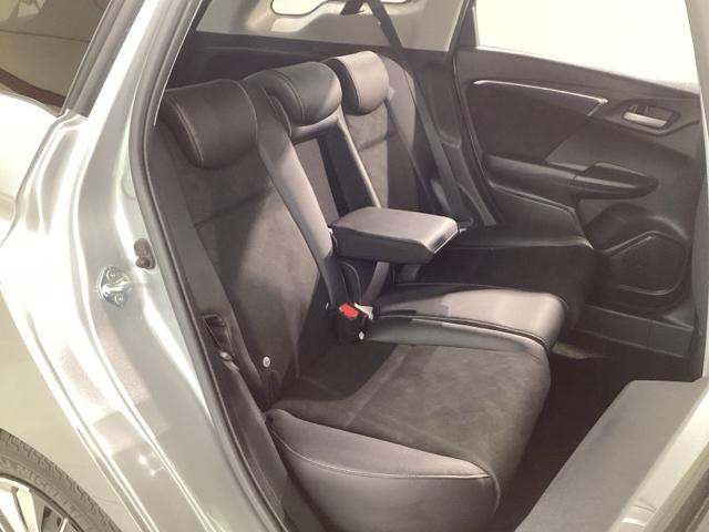 シャトル ハイブリッドＸホンダセンシング　純正メモリーナビ　ドラレコ　ＥＴＣ　ホンダセンシング　シートヒーター　バックカメラ　フルセグ　オートクルーズコントロール　ＤＶＤ再生　アイドリングストップ　衝突防止システム　ＬＥＤヘッドランプ　ＡＢＳ（10枚目）