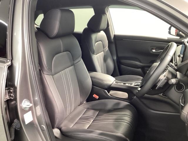 ＺＲ－Ｖ ｅ：ＨＥＶＺ特別仕様車ブラックスタイル　当社デモカー　純正スマートナビ　ドラレコ　ＥＴＣ２．０　ホンダセンシング　全周囲カメラ　シートヒーター　電動シート　電動リアゲート（14枚目）