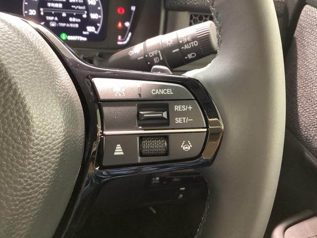 ステップワゴン ｅ：ＨＥＶエアーＥＸ　当社デモカー　純正メモリーナビ　全周囲カメラ　ドラレコ　ＥＴＣ　ホンダセンシング　シートヒーター　電動リアゲート　バックカメラ　両側電動スライドドア　アルミホイール　３列シート　ウォークスルー　ＡＢＳ（32枚目）