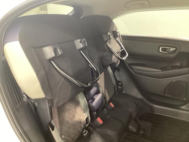 ヴェゼル e:HEVX・HuNTパッケージ 当社デモカー 純正メモリーナビ ETC 障害物センサー ホンダセンシング バックカメラ アルミホイール フルセグ オートクルーズコントロール アイドリングストップ USB入力端子 衝突防止システム(13枚目)