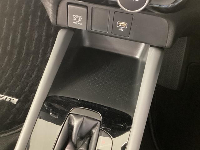 フィット e:HEVRS 純正メモリーナビ ETC ホンダセンシング(35枚目)