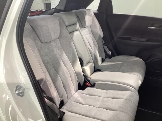 フィット e:HEVホーム メモリーナビ ETC バックカメラ フルセグ シートヒーター オートクルーズコントロール アイドリングストップ USB入力端子 衝突防止システム LEDヘッドランプ クリアランスソナー スマートキー(9枚目)