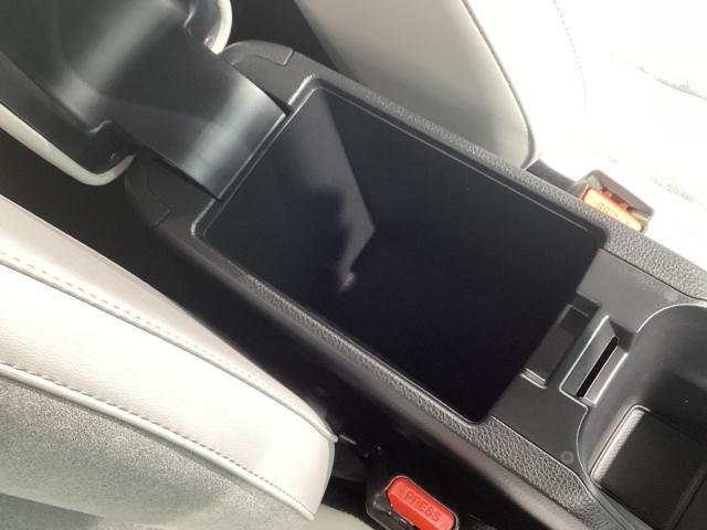 フィット e:HEVホーム メモリーナビ ETC バックカメラ フルセグ シートヒーター オートクルーズコントロール アイドリングストップ USB入力端子 衝突防止システム LEDヘッドランプ クリアランスソナー スマートキー(40枚目)