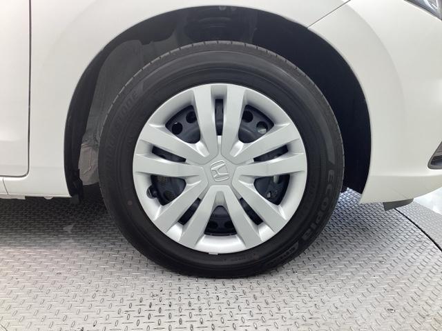 フィット e:HEVホーム メモリーナビ ETC バックカメラ フルセグ シートヒーター オートクルーズコントロール アイドリングストップ USB入力端子 衝突防止システム LEDヘッドランプ クリアランスソナー スマートキー(55枚目)