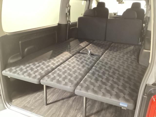 キャラバン ロングプレミアムＧＸ　マルチベッドテーブル付き　メモリーナビ　全周囲カメラ　ＥＴＣ　障害物センサー（9枚目）