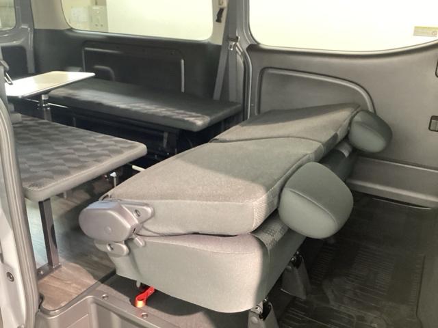 キャラバン ロングプレミアムＧＸ　マルチベッドテーブル付き　メモリーナビ　全周囲カメラ　ＥＴＣ　障害物センサー（13枚目）