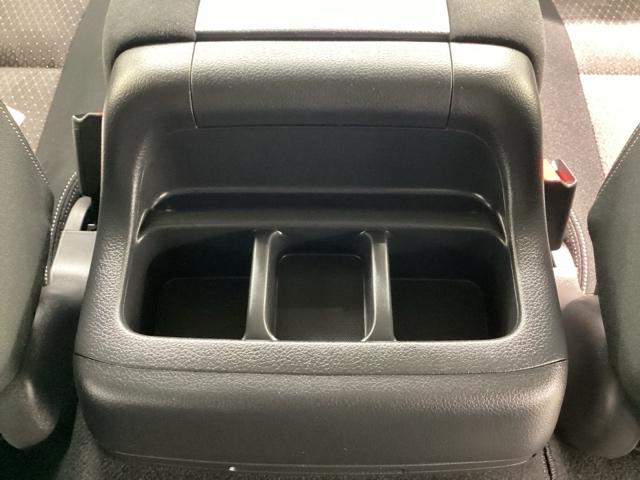 キャラバン ロングプレミアムＧＸ　マルチベッドテーブル付き　メモリーナビ　全周囲カメラ　ＥＴＣ　障害物センサー（35枚目）