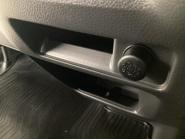 キャラバン ロングプレミアムＧＸ　マルチベッドテーブル付き　メモリーナビ　全周囲カメラ　ＥＴＣ　障害物センサー（39枚目）